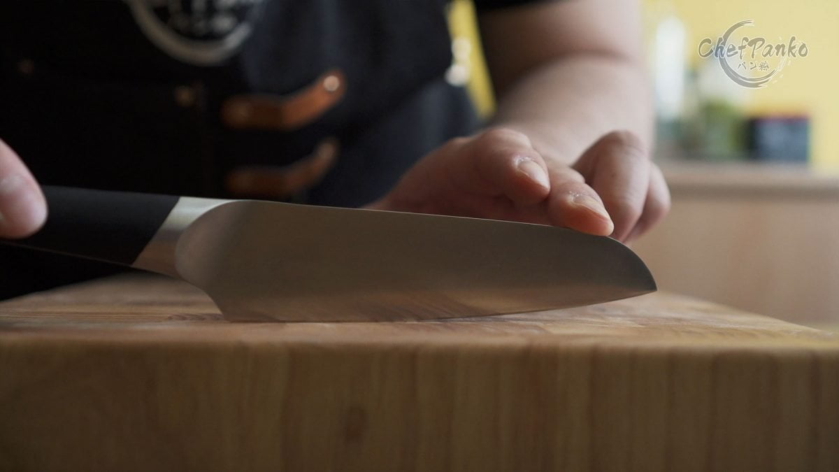 Linoroso Santoku Knife Review Mako Series ChefPanko